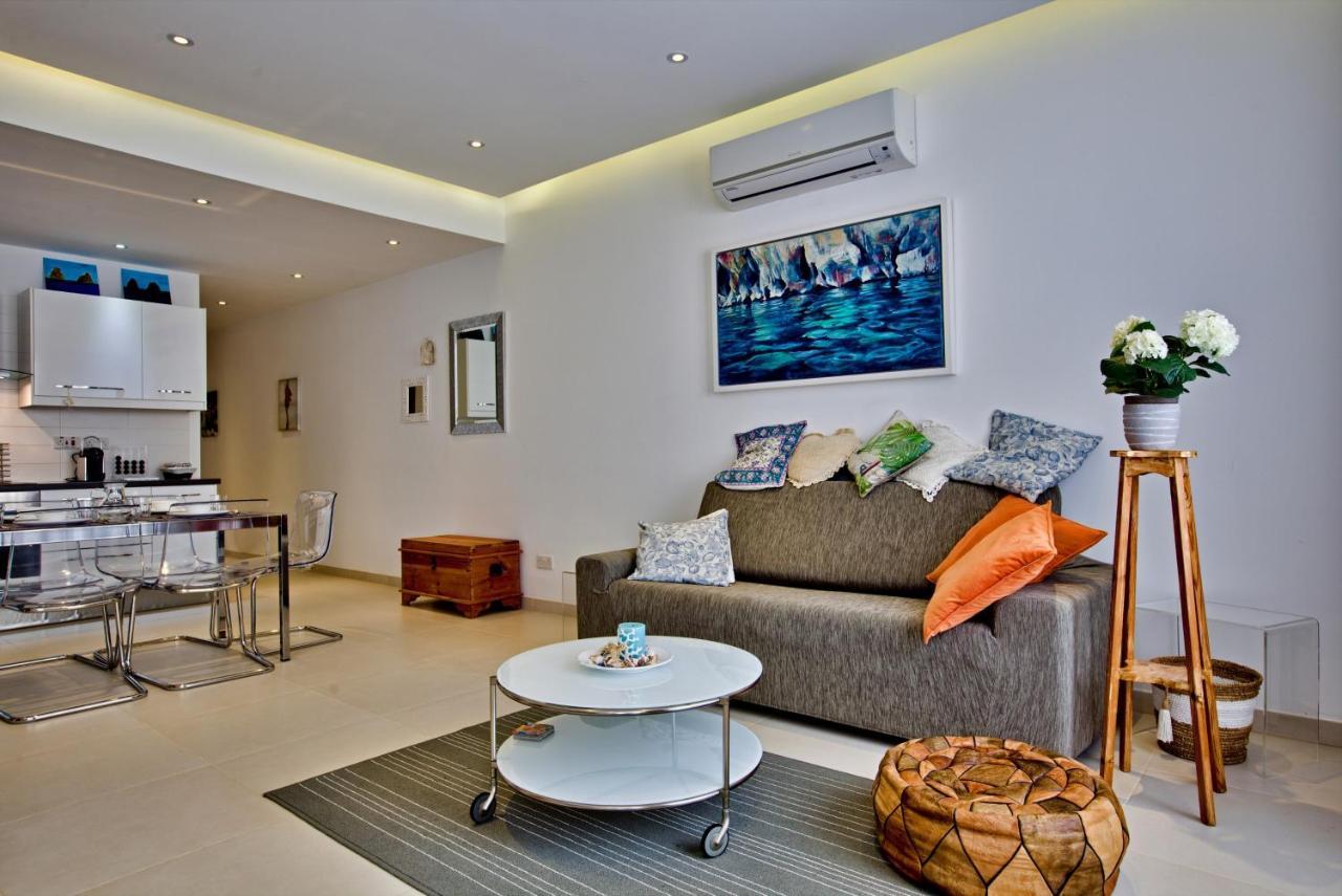 Bright And Central 2 Bedroom Apartment In Sliema Kültér fotó